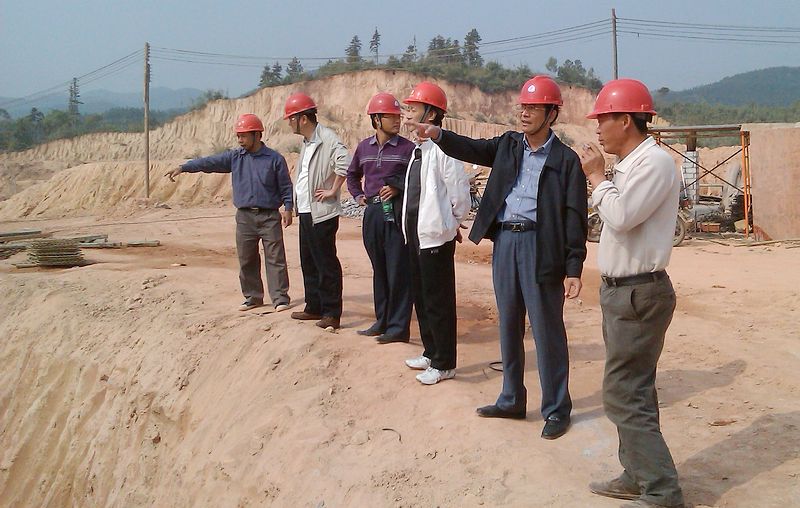 集團公司領(lǐng)導(dǎo)到廣寧慰問一線員工