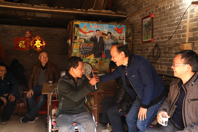 共享企業(yè)成果，展現(xiàn)人文關懷