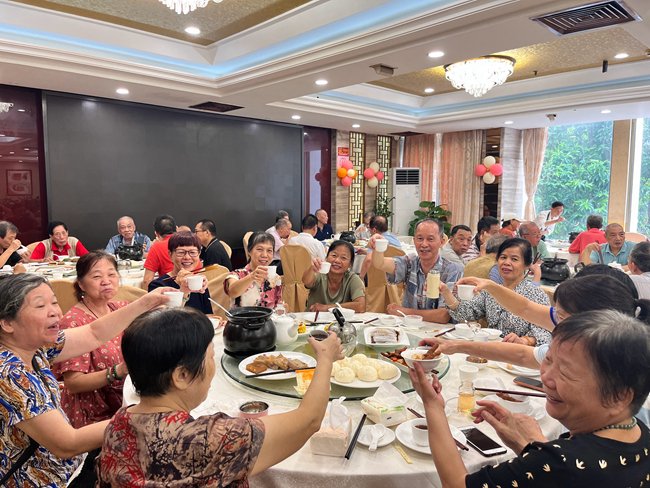 感恩相伴，共度佳節(jié)